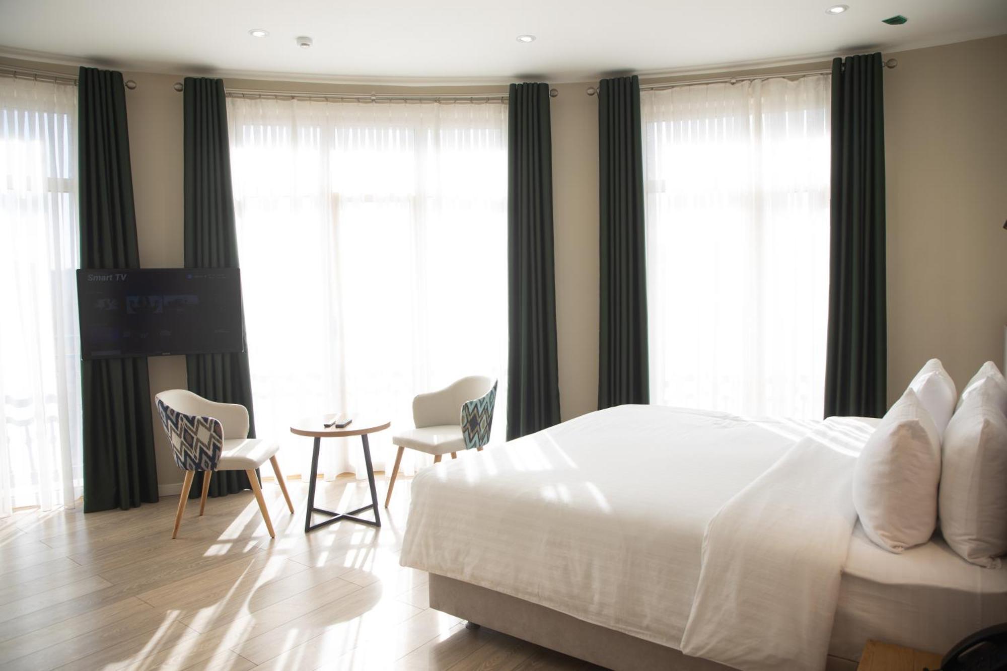 Hotel Marwa Tashkent Pool&Spa Ngoại thất bức ảnh