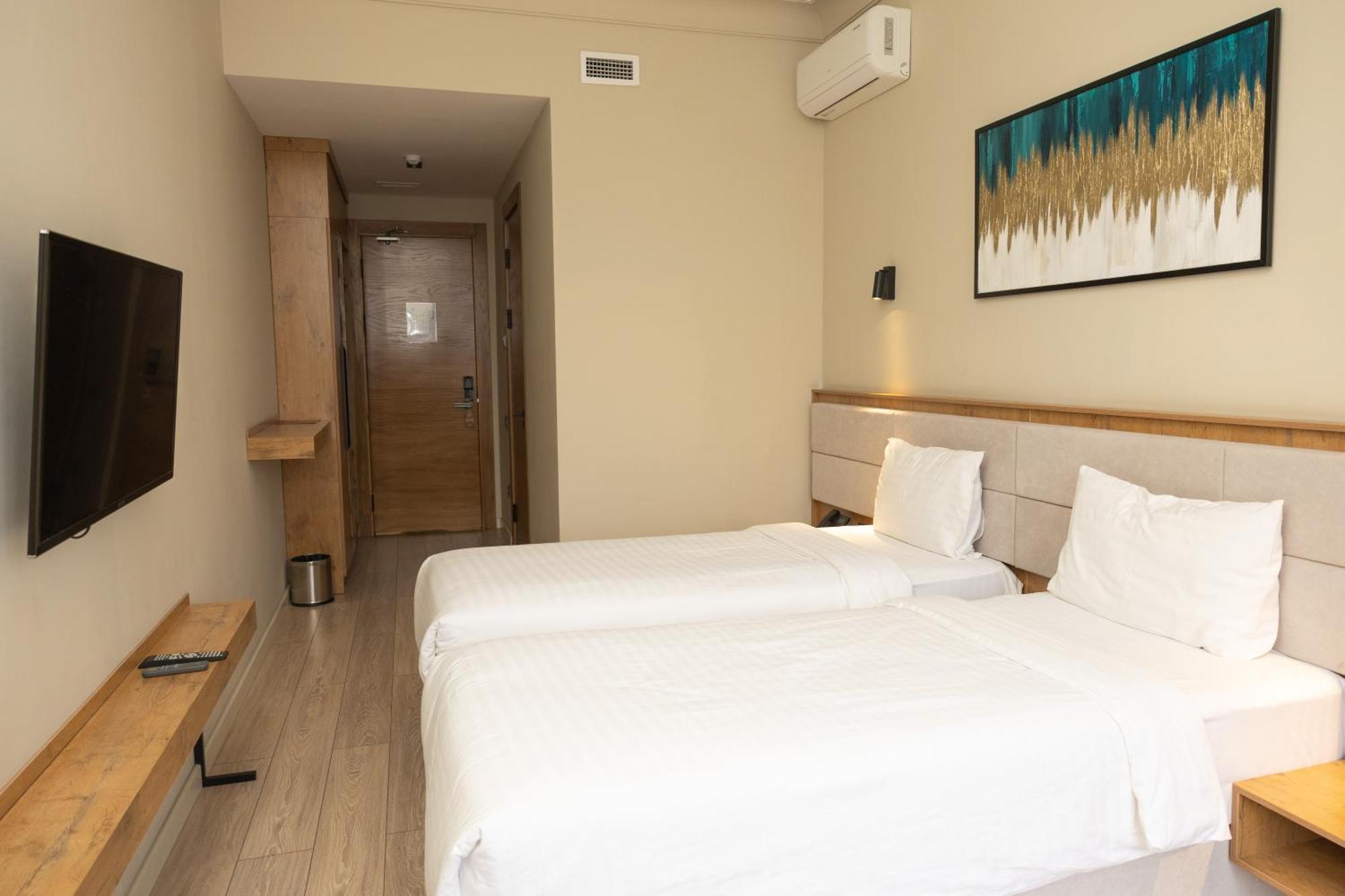 Hotel Marwa Tashkent Pool&Spa Ngoại thất bức ảnh